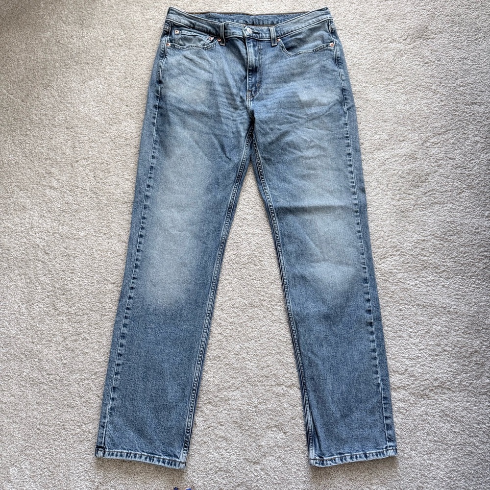 Men’s Levi’s 514 blue jeans 34x34 (actual inseam about 32”)